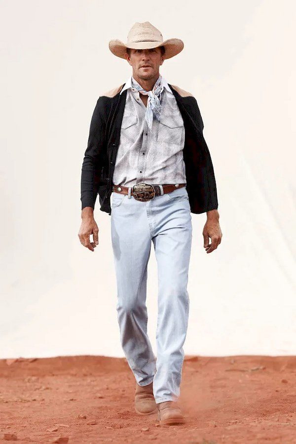 ropa vaquera elegante para hombre