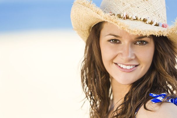 cabello larga sombrero cowgirl