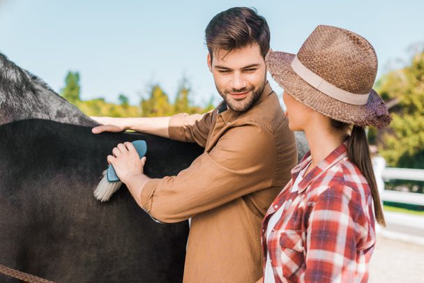 usar un sombrero de vaquero