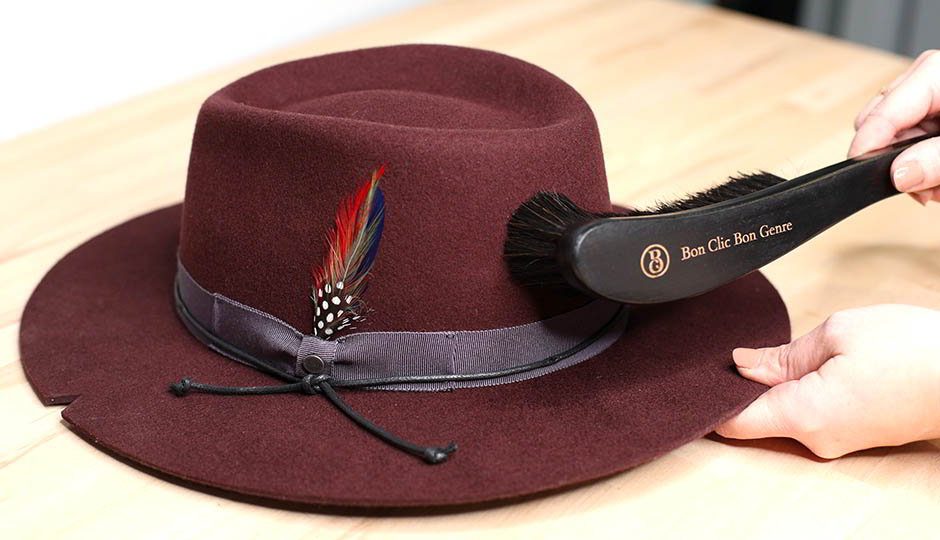 sombreros de fieltro: cepillo suave de cerdas