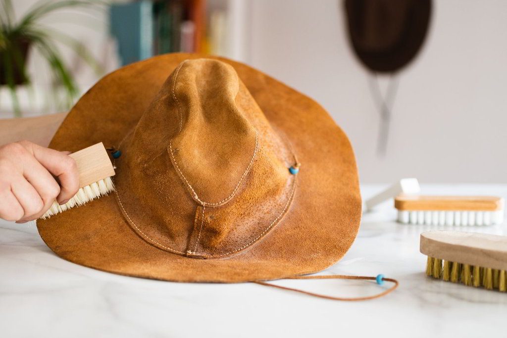 Cómo limpiar un sombrero de gamuza: La Importancia de Limpiar tu Sombrero de Gamuza